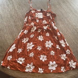 NEW W TAGS Forever21 Dress Large (fits like small)